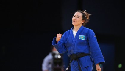 Тарихи медаль! Абиба Әбужақынова әлем чемпионатының финалында күресті