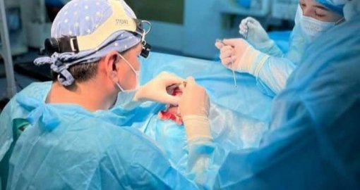 "Миының жартысына жуығы": Астанада үш айлық баланың миынан үлкен көлемдегі ісік алынды