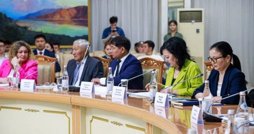 «Отбасы – ұлт болашағы»: Өскеменде отбасы құндылықтары мен еңбек мәдениеті талқыланды