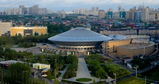 Астана циркіндегі шоу кезінде акробат қыз бес метр биіктіктен құлап кетті