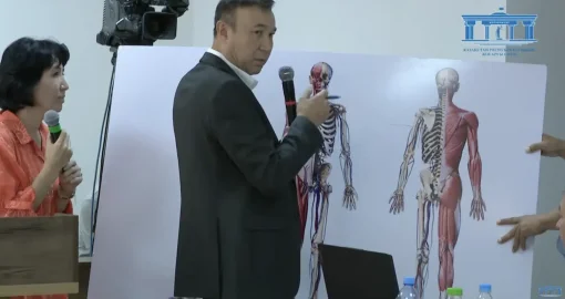 «Жарақаттың тереңдігі 12 см». Сарапшы Шерзатқа пышақ қай жеріне дейін кіргенін айтты