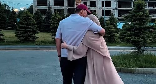 «Аяғы ауыр деп ойлап қалдым»: Жаһан Отарғалиевке әйелі тосынсый жасады