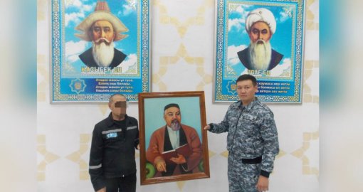 Тар қапаста туған туынды: 70 жастағы сотталған Абайдың портретін салды