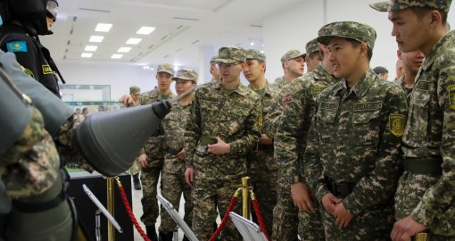 Әскери қызметкерлерге ЖИ бейнежетондары орнатылатын болды
