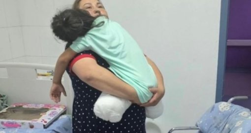 Қос аяғынан айырылған қыз бала ауруханадан шығарылды