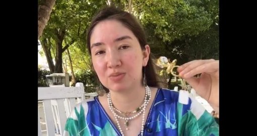 «Әйелдерді тез жүкті қылады»: «сиқырлы соска» сатқан блогер көпшіліктің назарын аудартты