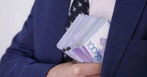 Астанадағы халықаралық мектеп директоры мен бугхалтері 900 миллион теңге жымқырған