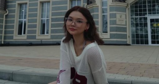 «Маған өлім тілейді»: Қайрат Нұртастың қызы жылап қалды