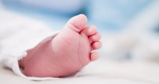 Пойызда босанып нәрестесін дәретханаға ағызып жіберген әйелге қатысты сот шешімі шықты