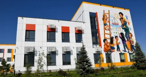 «Балалар бірінен бірі ажырап қалмайды». «Бағанашылдағы» балалар қайда баратыны белгілі болды