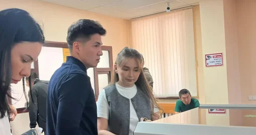 «Жанабыловтың 30 мыңдық курсы ашық сайтта тегін тұр»: шенеуніктер блогердің курсын сатып алған