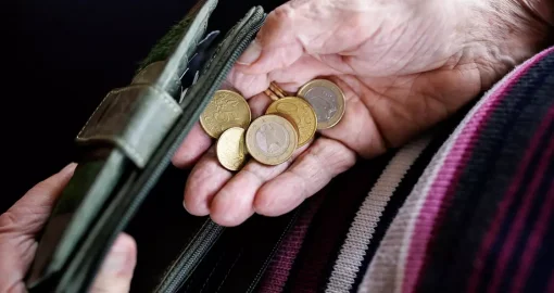 Қазақстаннан 100 мың адам заңсыз зейнетақы алып отырған - министр