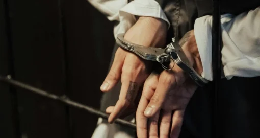 Таразда 22 жастағы бала 41 жастағы өзінің анасын зорлаған