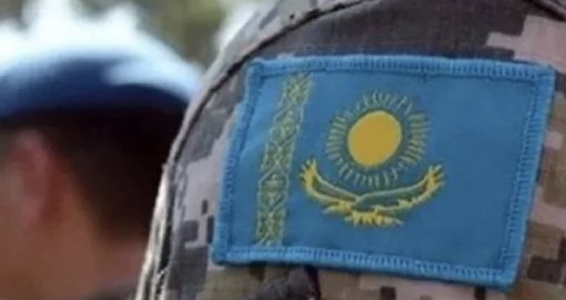 Алматыда сарбаз үшінші қабаттан секіріп кетті