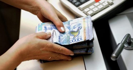 Сот несиеге белшесінен батқан мұғалімге көмектесті