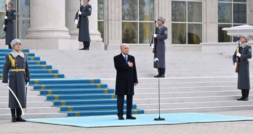 Президент Мемлекеттік ту көтеру рәсіміне қатысты