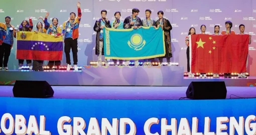 Қазақстандық оқушылар Панамада робототехникадан төртінші рет қатарынан әлем чемпионы атанды