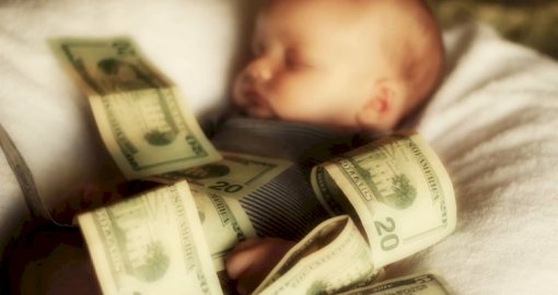 Алматы әуежайында жаңа туған сәбилерді елден әкетпек болған шетелдіктер ұсталды