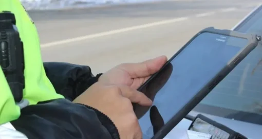 Енді патруль қызметкерлері жүргізушілердің жеке деректерін тексере алмайды