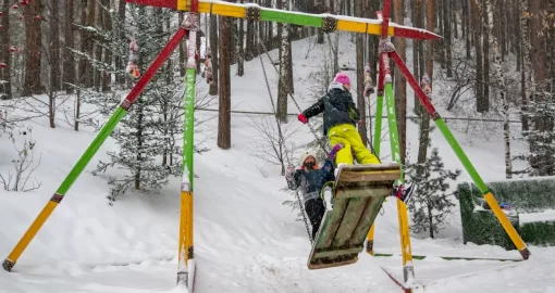 «Тілі әткеншекке жабысып қалған»: Павлодарда жеті жастағы бала өзін оқушылар ұрып кеткенін айтып, ойдан оқиға құраған