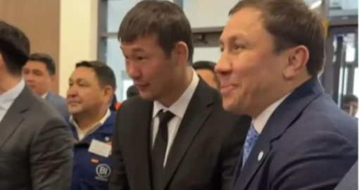 "Кәмпитті қалтасына салып алды": Шавкат Рахмонов жұрттың ыстық ықыласына бөленді