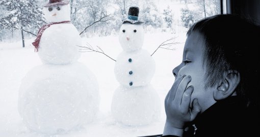 Тасжүрек аяз ата мен ақшақар: Өскеменде балалар үйіне ақша төлеп шақырған аниматорлар келмеді