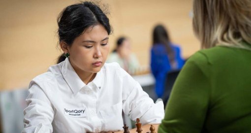 Бибісара Асаубаева блицтен үш дүркін әлем чемпионы атанды