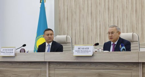 Бейбіт Исабаев Кербұлақ ауданының жаңадан сайланған әкімін таныстырды