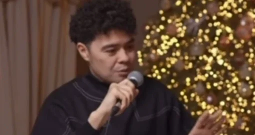 20 жыл бұрын пойыздағы қызға тиіспек болғанын айтқан жайдарманшы сынның астында қалды