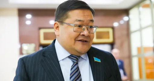 Айдос Сарым: 2029 жылы Қазақстанда үшінші президент сайланады