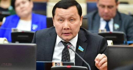 Депутат Абзал Құспан оңтүстік өңірлерді неліктен «масыл» дегенін түсіндірді