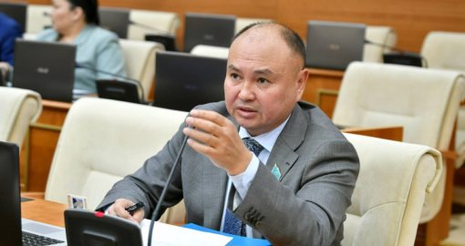 «Кофе ішіп отырғандарды жұмыстан қуу керек»: Депутат QazaqGaz-дың 10 мың қызметкерін қысқартуды ұсынды