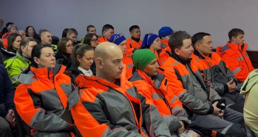 Қостанайлық кеншілер конституциялық реформаны қолдады: Жітіқарада еңбек ұжымымен кездесу өтті