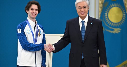 «Денис Теннің ізін жалғаушы»: Тоқаев Олимпиада чемпионы Михаил Шайдоровты марапаттады
