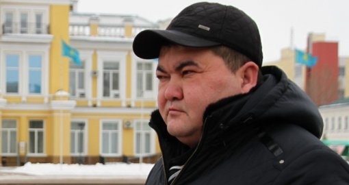 Батыс Қазақстанда шенеуніктерді бопсалаған блогер сотталды