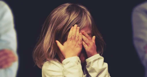 Шымкентте мұғалім 7 жасар қызға сексуалдық сипатта тиісті деген күдікке ілінді