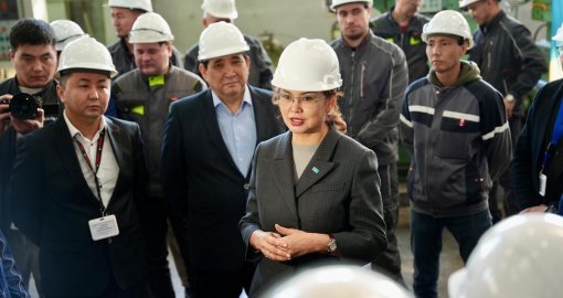 Аида Балаева Батыс Қазақстан машина жасау зауытының еңбек ұжымымен кездесті