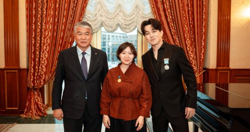 Димаш Құдайберген мен Самал Еслямова ТҮРКСОЙ марапаттарына ие болды