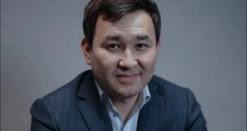 «Басы жарылған»: Әсет Матаев өзіне бір топ адамның жабылып шабуыл жасағанын айтты