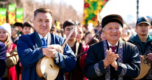 Әлем естіген «Ақбұлақ»: Өскеменде 5 мыңнан астам домбырашы рекорд орнатты
