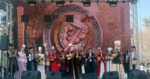 “Ән қанатындағы Наурыз”: Алматы дәстүрлі әншілер өнер көрсетті