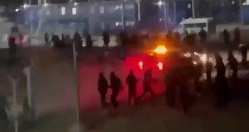 «Көлікпен адамдарды басып өтпек болған»: Ресейдегі қазақстандық жұмысшылардың қатысуымен болған жанжалдың видеосы тарады