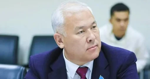 «Көмектеспеймін»: Мұрат Әбенов Әділет Молдаханның ұсталуына заңды негіз бар екенін айтты