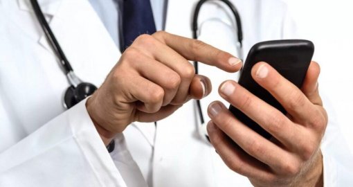 «Дәрігермін, кодты айтыңыз»: Қазақстандықтар емханадан шыға сала алаяқтардың құрығына түсіп жатыр