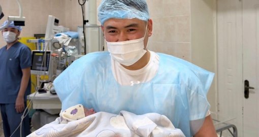 "Киелі жетілік": Танымал әнші Төреғали Төрәлінің отбасында жетінші перзенті дүниеге келді