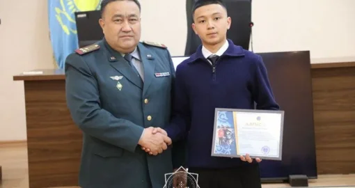 Қарағанды облысында жоғалған баланы тапқан 18 жастағы студент марапатталды