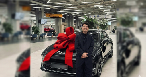 Мейрамбек Беспаев Еркеш Хасенге автокөлік сыйлады