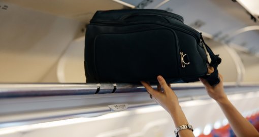 Неліктен қол жүгі біреу болуы тиіс: бұл ұшу жайлылығы мен құнына қалай әсер етеді