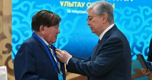 Тоқаев Мұхтар Шахановтың жақындарына көңіл айтты