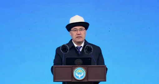 «Қырғыз елі де бір асқар тауынан айырылды»: Садыр Жапаров Мұхтар Шахановтың қазасына байланысты көңіл айтты